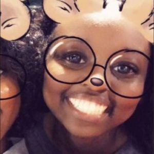 Meet your Posher, Ana